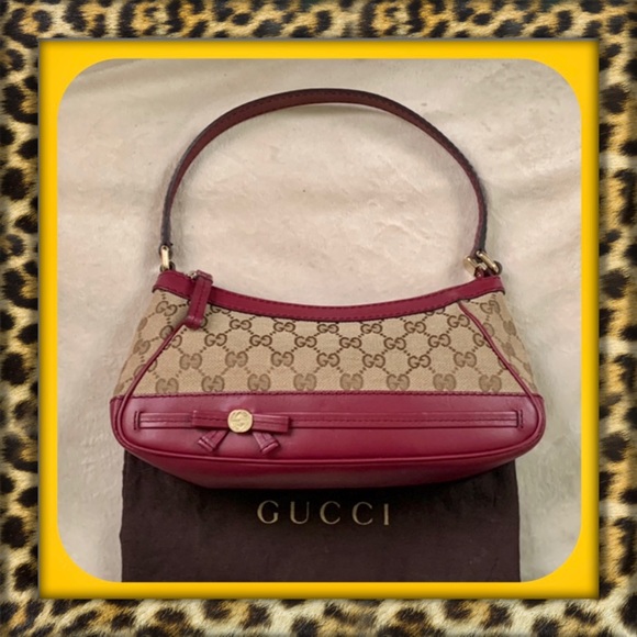 Gucci Handbags - 🔥SUPER SALE REDUCTION🔥✅PRICE FIRM✅ AUTHENTIC Gucci Monogram Bag